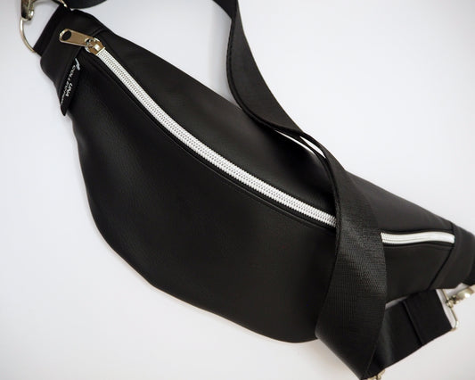 musta EMILIA-vyölaukku keinonahka laukku una collection kierrätetty ylijäämä keinonahka