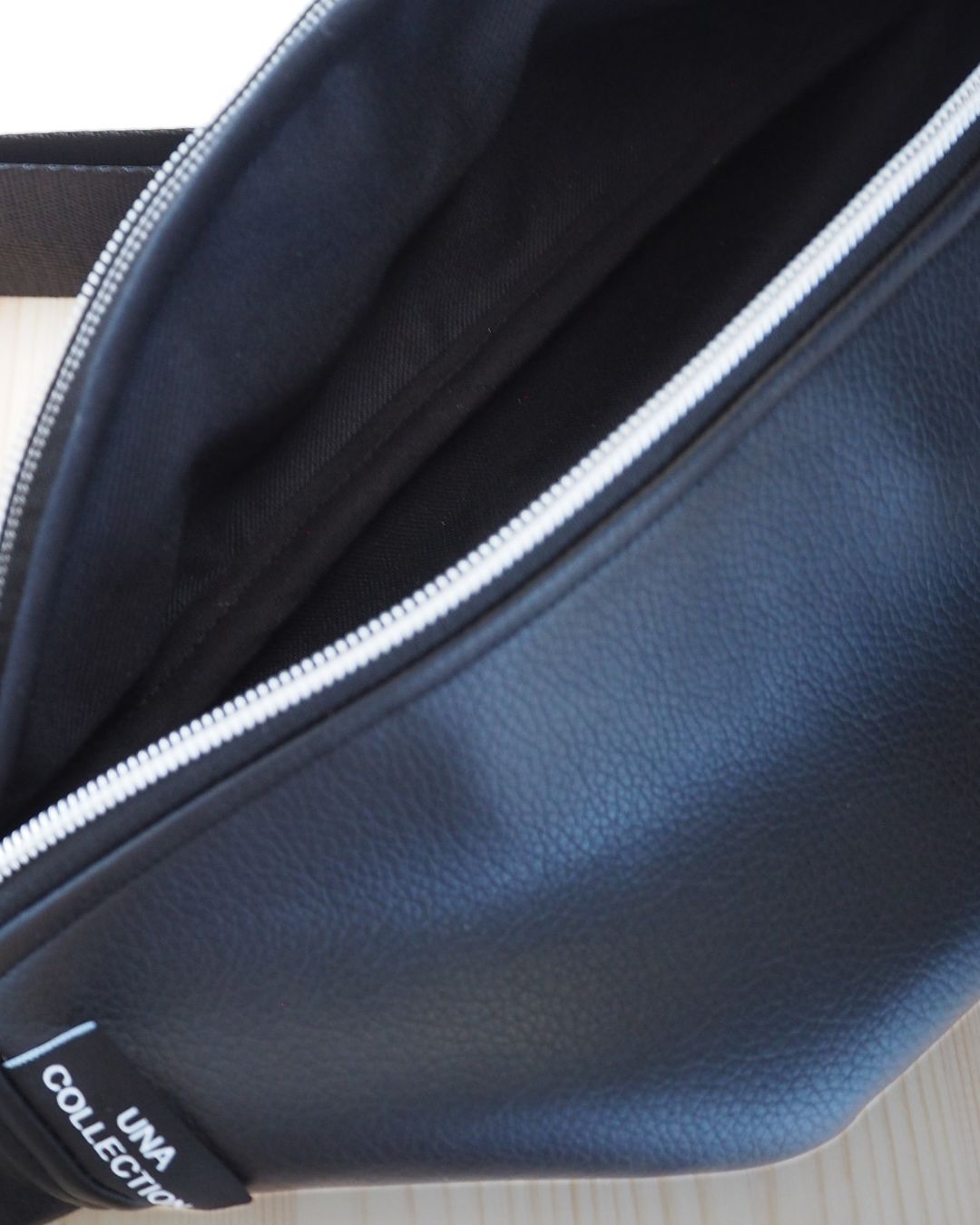 EMILIA-vyölaukku, musta hopea