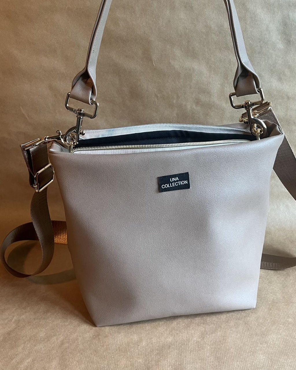 MARJA-bucketbag, aavikko taupe