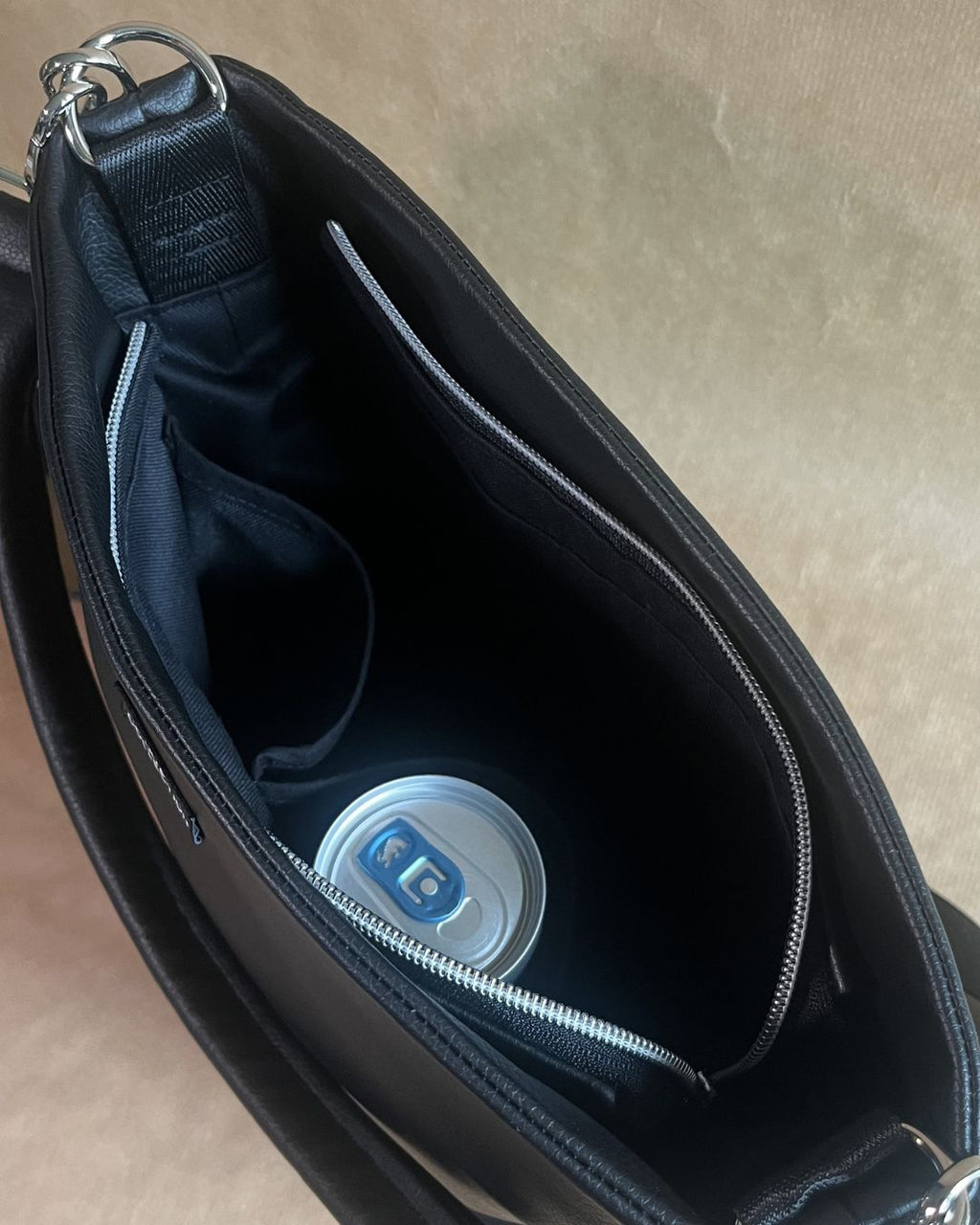 MARJA-bucketbag, musta