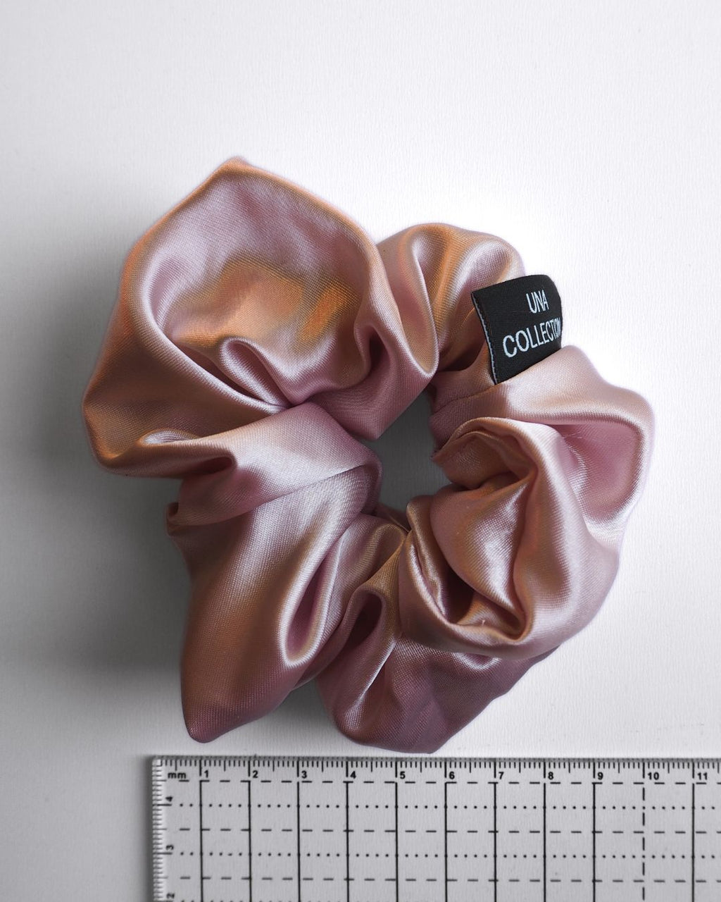 Kierrätyssatiininen hiusdonitsi (eri sävyjä)