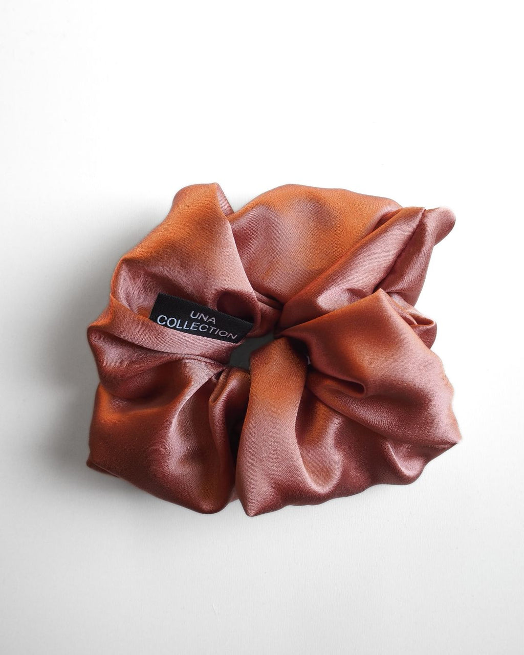 Kierrätyssatiininen hiusdonitsi (eri sävyjä)