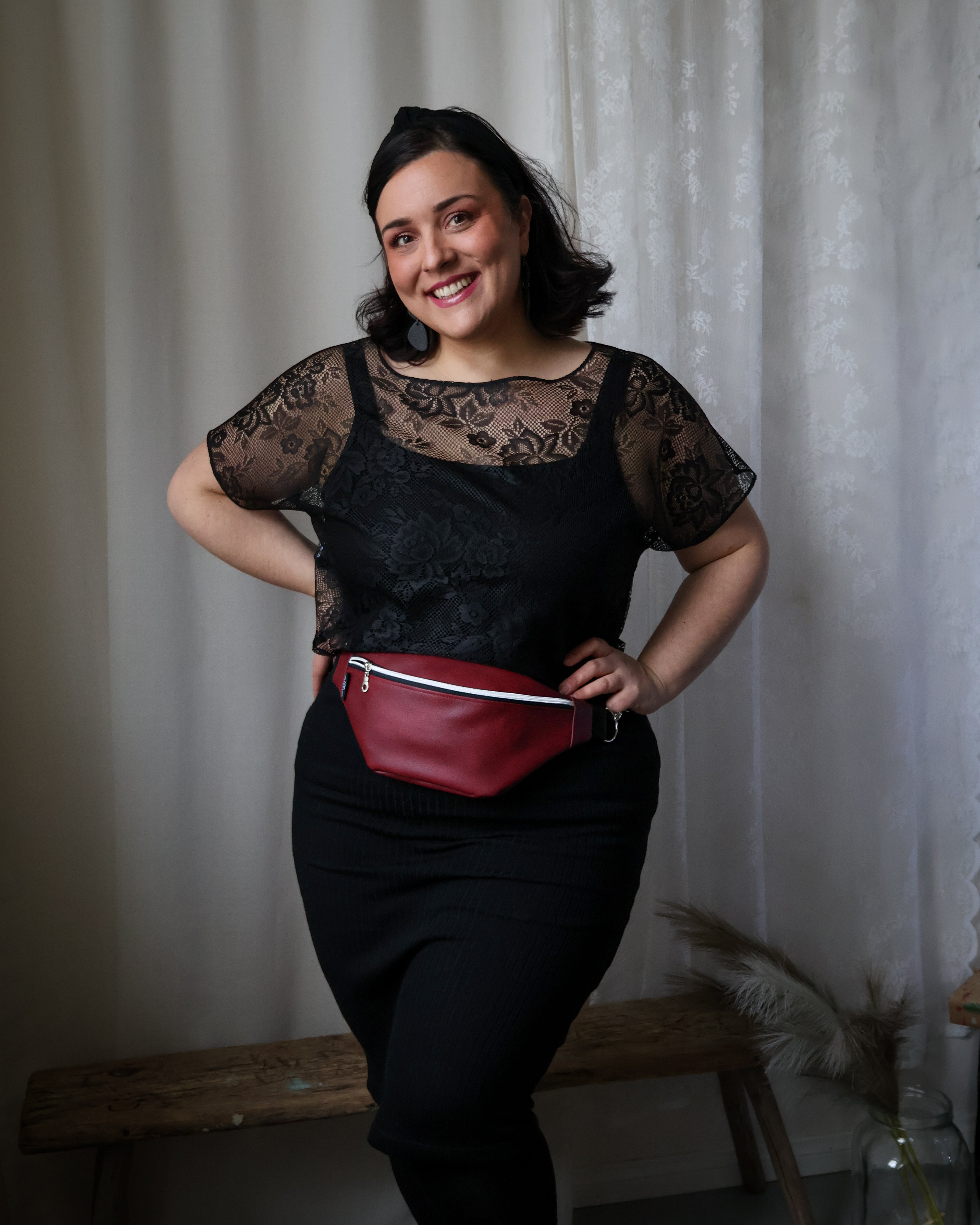 EMILIA-vyölaukku, ylijäämä keinonahka, punainen