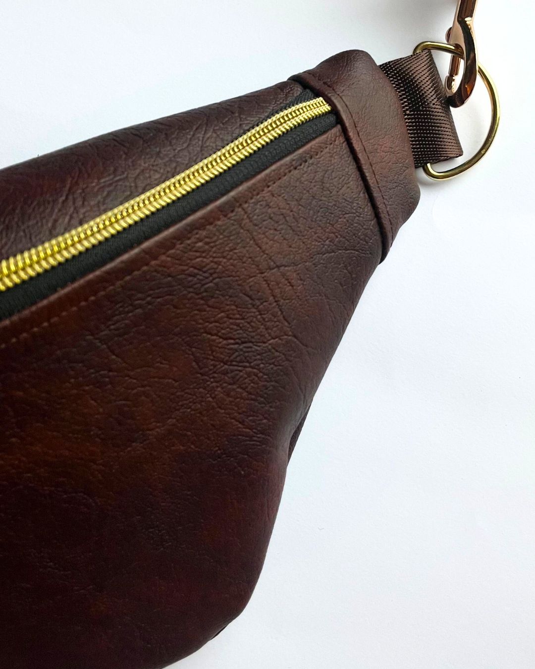 EMILIA-vyölaukku, ylijäämä keinonahka, ruskea